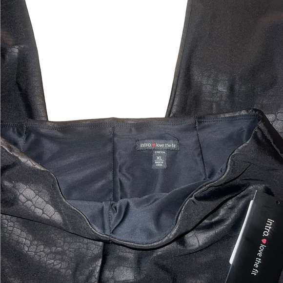 ✅Intro Tummy Control High Pull-On Stretch Faux Leather Crocodile Print Legging - Picture 5 of 8